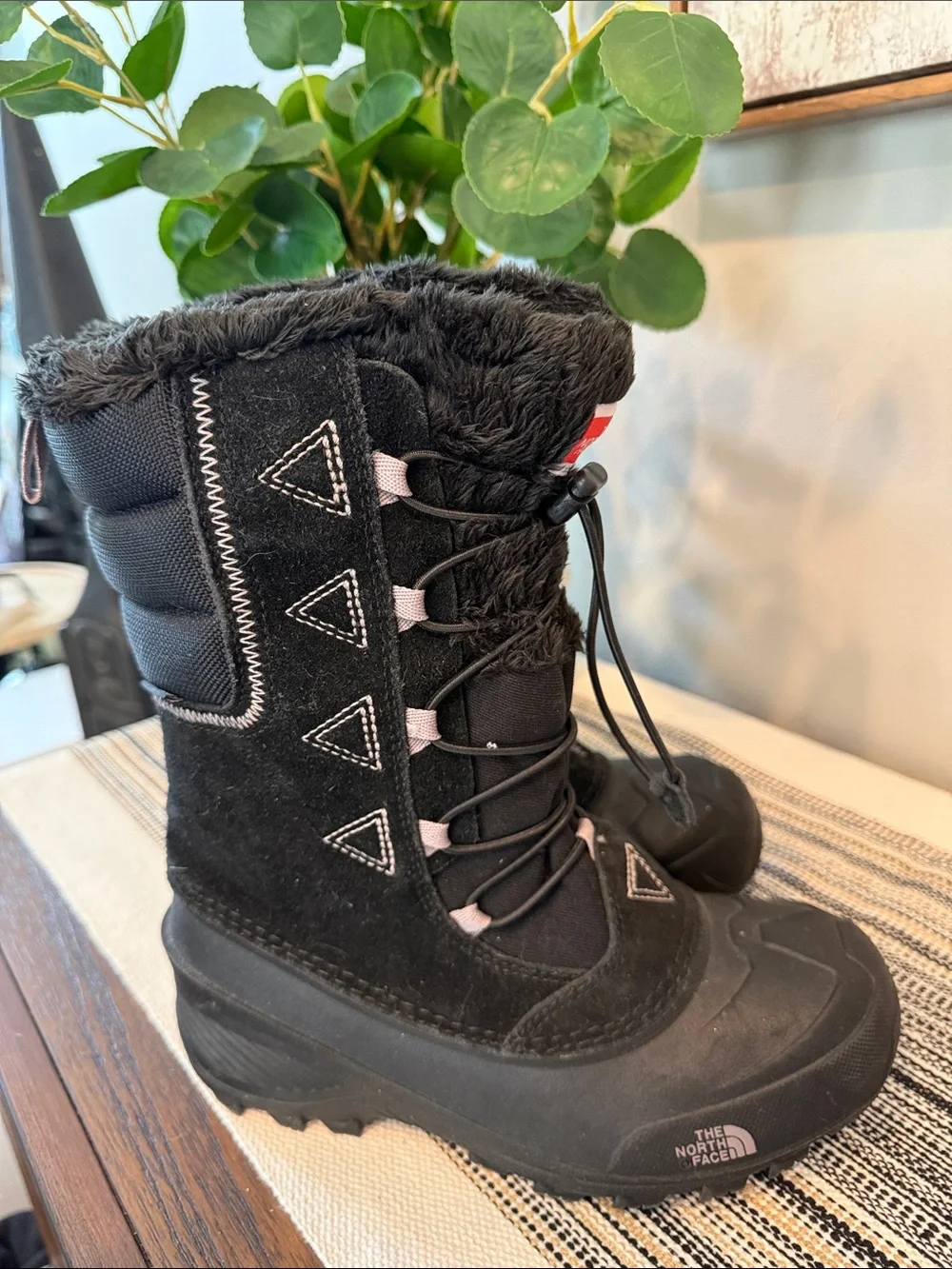 North Face Youth Girls Black Winter Snow Boots Faux Fur Lined Heat Seeker Size 4